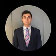 Profesor completamente bilingüe imparte clases de refuerzo para alumnos/as de primaria y eso